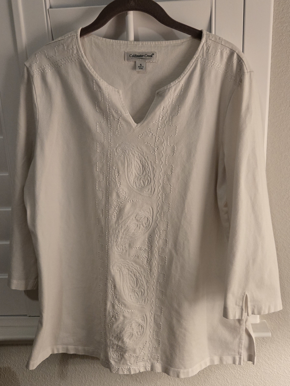 Coldwater Creek Cream Embroidered V-Notch Tunic